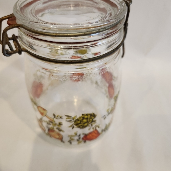 Mid Century Kitchen Canister set (mushrooms + tomatoes) - Picture 5 of 9